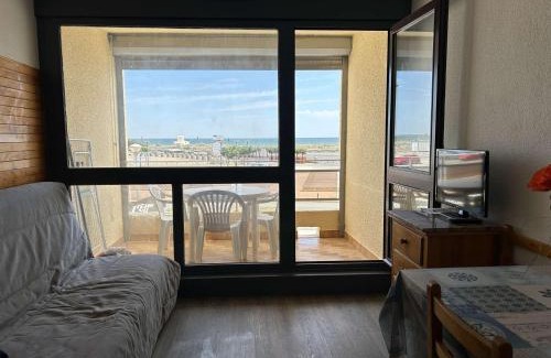 Saint-Pierre-la-Mer Apartment | Studio bord de mer, parking, animaux admis - FR-1-229D-226