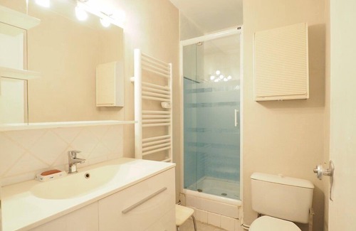 Le Grau-Du-Roi Apartment | Studio cabin sleeps 4, air-conditioned, parking, 200m from the beach!