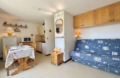 Praz-sur-Arly Apartment | Studio cabine à 700m de Praz-Sur-Arly, navettes gratuites, parking, wifi et ménage inclus - FR-1-603-4