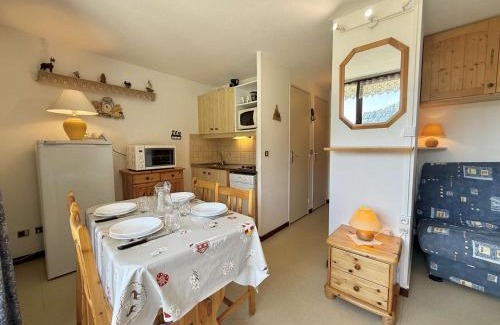 Praz-sur-Arly Apartment | Studio cabine à 700m de Praz-Sur-Arly, navettes gratuites, parking, wifi et ménage inclus - FR-1-603-4