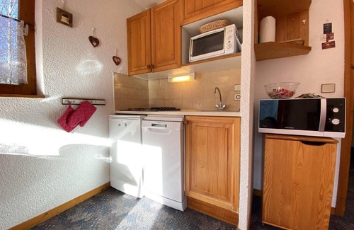 Praz-sur-Arly Apartment | Studio cabine à Praz Sur Arly - Balcon, proche pistes et centre - 4 pers, parking, casier ski - FR-1-603-31