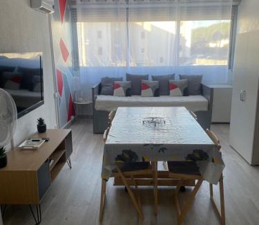 Port Rive Gauche Apartment | Studio cabine 4 pers, plage du Grazel
