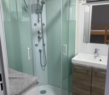 Port Rive Gauche Apartment | Studio cabine 4 pers, plage du Grazel