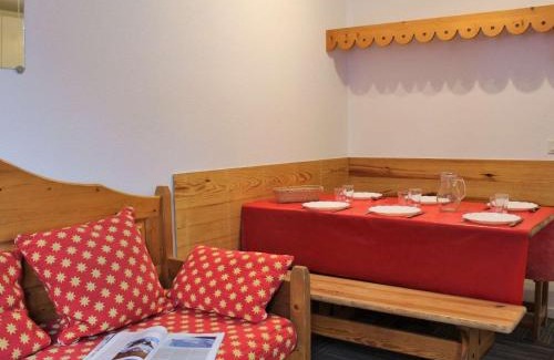 Risoul Apartment | Studio cabine 6 pers à Risoul 1850, skis aux pieds, balcon sud, proche navette gratuite - FR-1-330-544