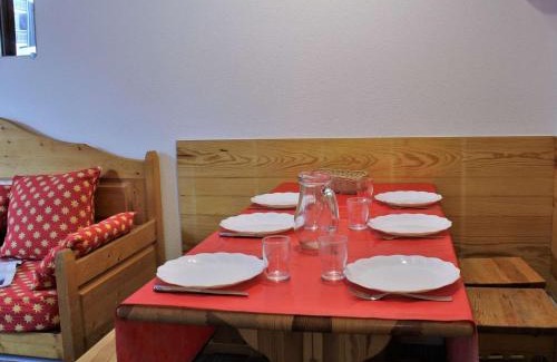 Risoul Apartment | Studio cabine 6 pers à Risoul 1850, skis aux pieds, balcon sud, proche navette gratuite - FR-1-330-544