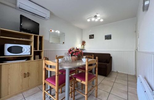 Port Rive Gauche Apartment | Studio Cabine Climatisé avec Terrasse et Piscine sur le Port de Gruissan, Proche Plage - 4 Couchages - FR-1-229-104
