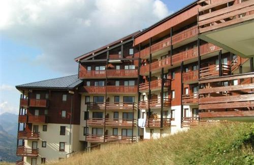Reberty Apartment | Studio cabine cosy aux Menuires, 3 pers, pied des pistes, balcon, proche commodités - FR-1-452-291