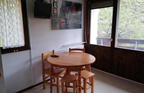 Prapoutel Apartment | Studio cabine cosy avec balcon et équipements - FR-1-557-108