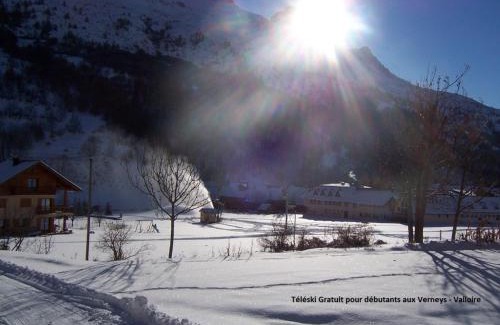 Valloire Apartment | Studio cabine cosy pour 3 pers, proche télésiège, balcon, parking, ski et golf à Valloire - FR-1-263-127