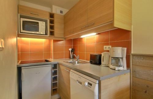 Belle Plagne Apartment | Studio-cabine pour 4 avec balcon, proche pistes et commerces - FR-1-455-198