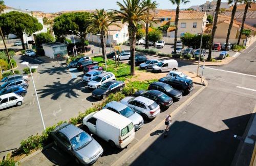 Valras-Plage Apartment | Studio Cabine Piscine-Clim-Parking-Plage200m
