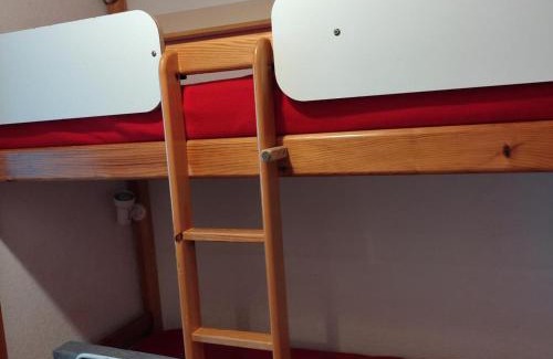 Villard-de-Lans Apartment | Studio cabine rénové 4 pers. proche centre avec balcon et cuisine équipée - FR-1-689-80
