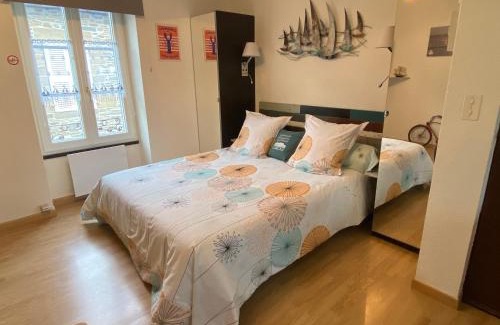 Cancale Apartment | STUDIO CANCALE - PORT DE LA HOULE - classé 2 étoiles