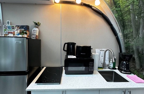 Parry Sound Apartment | Studio Capsule House in Parry Sound #31