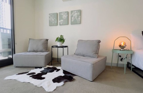 Carlton South Apartment | Studio, Carlton, Queen Victoria Market, Uni Melb