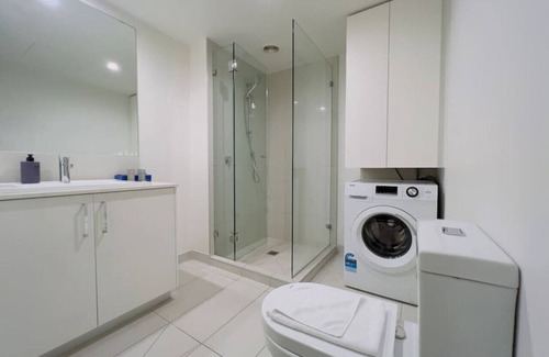 Carlton South Apartment | Studio, Carlton, Queen Victoria Market, Uni Melb