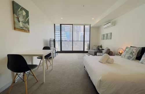 Carlton South Apartment | Studio, Carlton, Queen Victoria Market, Uni Melb