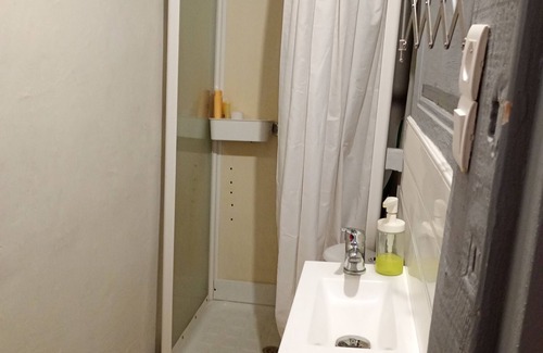 Thiers Apartment | Studio Center Thiers ~ Clermont-Ferrand ~ Lyon - Free Parking - Self-check-in