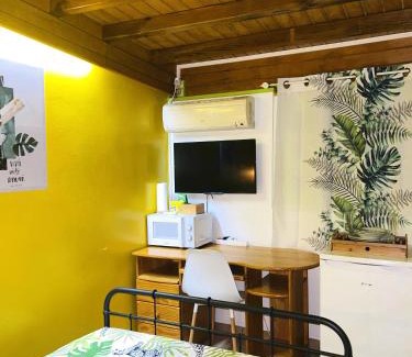Saint-Claude Apartment | Studio charmant à Basse Terre, vue sur jardin, 15 m²
