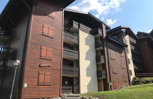 Morillon Apartment | Studio charmant au coeur de Morillon, à 850m des télécabines, balcon, équipements complets, parking inclus - FR-1-624-60