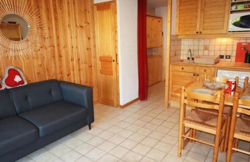 Morillon Apartment | Studio charmant au coeur de Morillon, à 850m des télécabines, balcon, équipements complets, parking inclus - FR-1-624-60