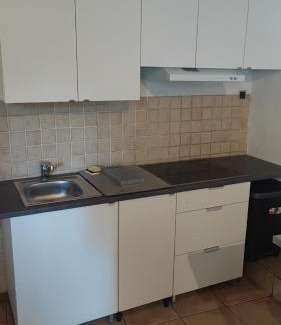 Village Apartment | Studio charmant