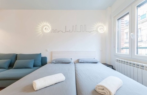 Embajadores Apartment | -**Studio City Centre-Atocha-Delicias-WiFi, A/C**-