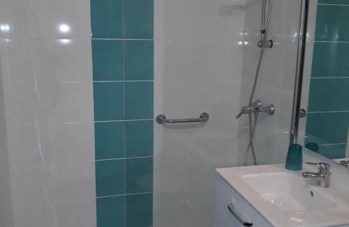 Balaruc-les-Bains Apartment | Studio climatisé, proche Thermes, animaux admis - FR-1-503-87