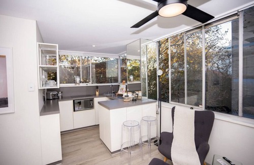 Elizabeth Bay Apartment | Studio close to city and marina