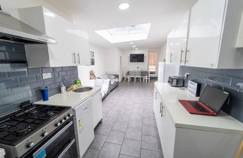 Selly Oak Apartment | Studio Close to Selly Oak Train Station