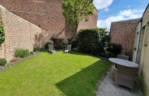 Saint-Andre-lez-Lille Apartment | Studio cocooning près de Lille avec jardin, parking sécurisé et accès facile aux transports. - FR-1-510-215