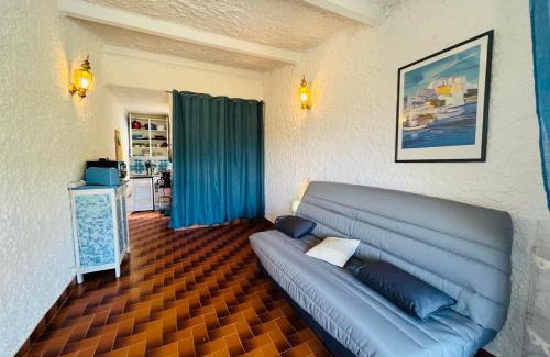Marine de Saint Ambroggio Apartment | Studio Cocody 49 LUMIO