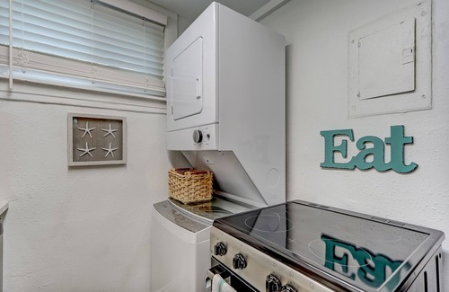 Jacksonville Beach Apartment | Studio | Common Space/1BA