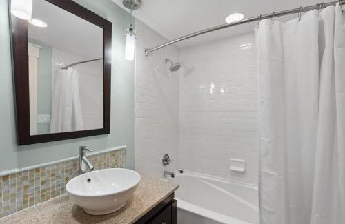 Baytowne Wharf House | Studio Condo in Luxe Sandestin Resort w Balcony Pool Walk to Baytowne Wharf