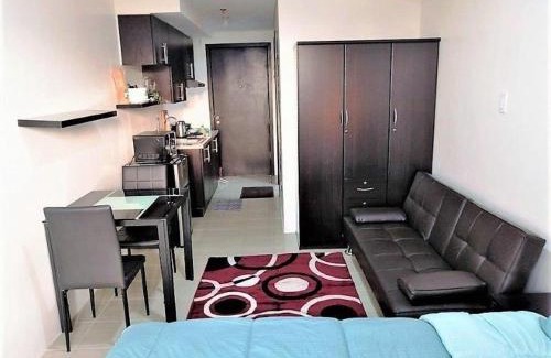 Ugong Apartment | Studio Condominium - Short and Long Term Staycation