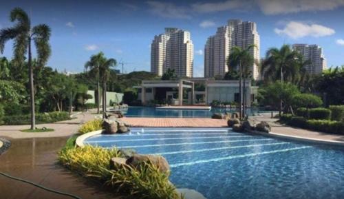 Ugong Apartment | Studio Condominium - Short and Long Term Staycation