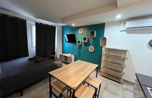 Villeneuve-sur-Lot Apartment | Studio confortable avec balcon