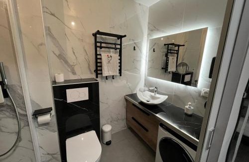 Brides-les-Bains Apartment | Studio confortable avec balcon, parking et WiFi à Brides-les-Bains - FR-1-512-149