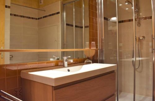 Meribel Centre Apartment | Studio confortable 4 pers. avec balcon sud, proche pistes et commodités, Méribel - FR-1-180-10