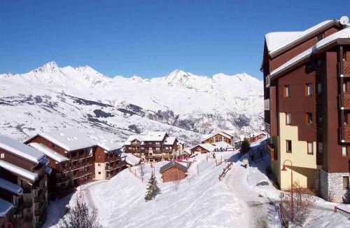 Vallandry Apartment | Studio confortable proche des pistes, balcon, TV et casier à skis - FR-1-411-115