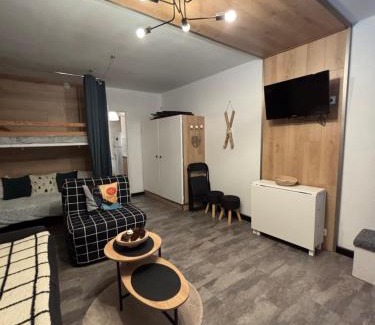 Saint-Etienne-en-Devoluy Apartment | Studio cosy 5 personnes aux pieds des pistes.