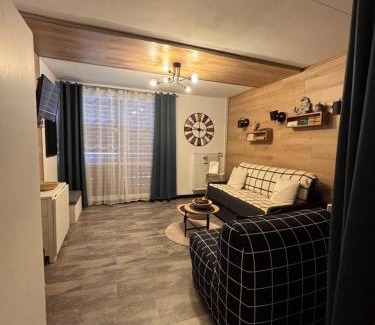 Saint-Etienne-en-Devoluy Apartment | Studio cosy 5 personnes aux pieds des pistes.