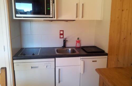 Les Gets Apartment | Studio cosy aux Gets, 4 pers., proche pistes, balcon, parking, centre village - FR-1-671-32