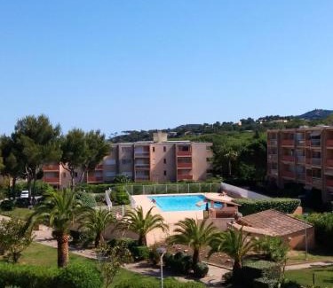 La Faviere Apartment | Studio cosy avec vue sur la mer à Bormes-les-Mimosas, 20 m².