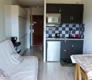 La Faviere Apartment | Studio cosy avec vue sur la mer à Bormes-les-Mimosas, 20 m².