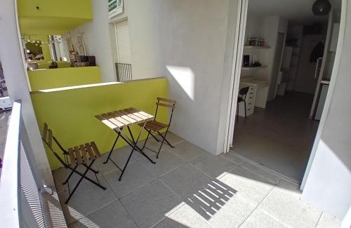Gares Apartment | Studio cosy avec Terrasse