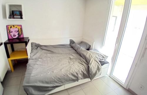 Gares Apartment | Studio cosy avec Terrasse
