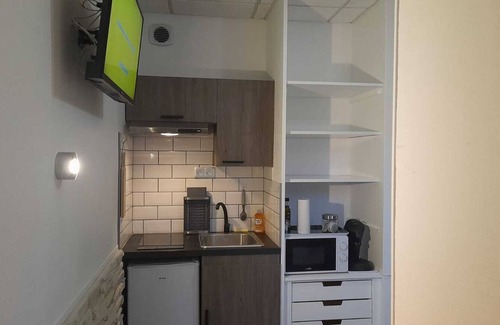 Bourbonne-les-Bains Apartment | Studio Cosy Dans une Station Thermale