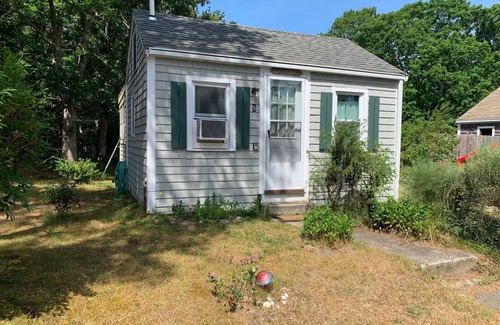 North Eastham Cottage | Studio Cottage w/Oak Floors and Knotty Pine Walls (CS0003)