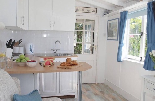 Polperro Cottage | STUDIO, country holiday cottage, with a garden in Polperro